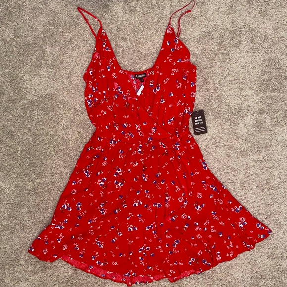 NWT- Women’s floral mini dress by Express - Picture 1 of 5